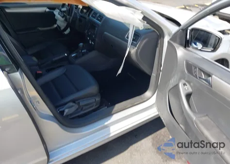 2015 Volkswagen Jetta 1.8T Se z USA, uszkodzony, nr VIN 3VWD07AJ5FM340040